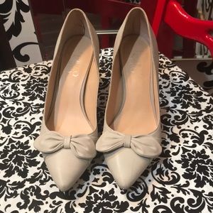 Previously loved very light grey pumps